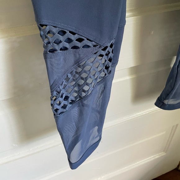 PINK Victoria’s Secret Leggings - Picture 2 of 4